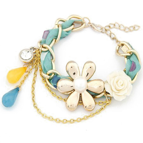 Dropping Flower Bracelet